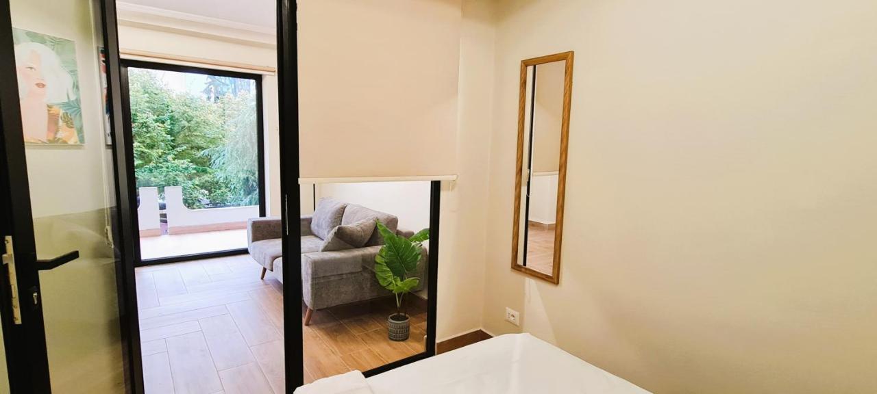2V1 - Center Apartment 1 Τίρανα Εξωτερικό φωτογραφία