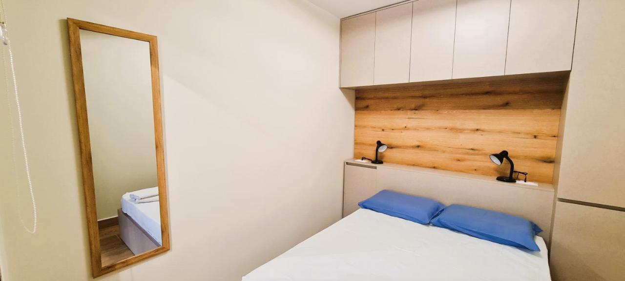 2V1 - Center Apartment 1 Τίρανα Εξωτερικό φωτογραφία